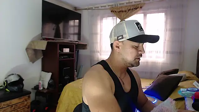Онлайн чат XXX AlejoMoretti