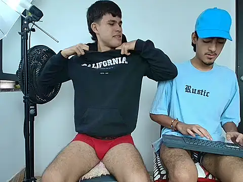 EdwinBoys' Live XXX Chat