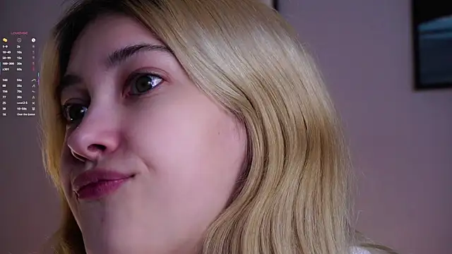 AngelicRice Adlı Modelin Canlı XXX Sohbeti