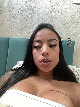Elamesmamorena's Live XXX Chat