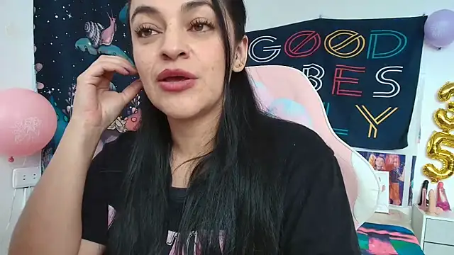 LovelyAzucena 라이브 XXX 채팅