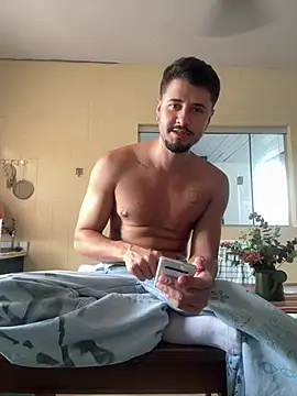 guzzfit Chat XXX live