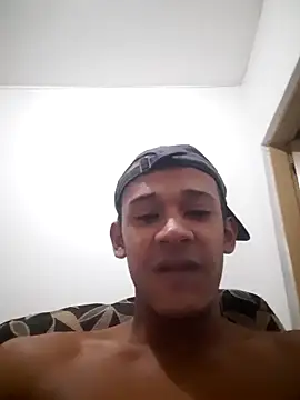 Magrinhodelicia011 webcam show