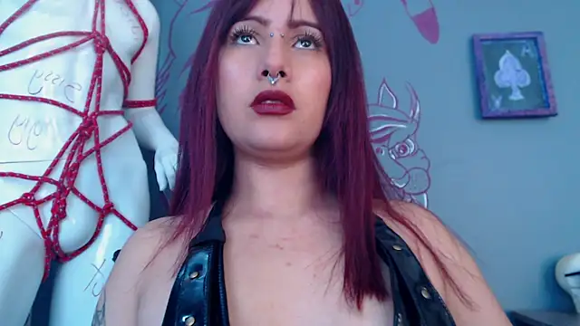 Chat +18 de Regina_Iris ao vivo
