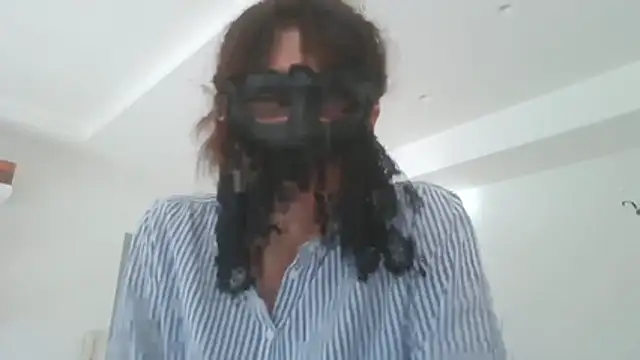 HelenTiAscolta's Live XXX Chat