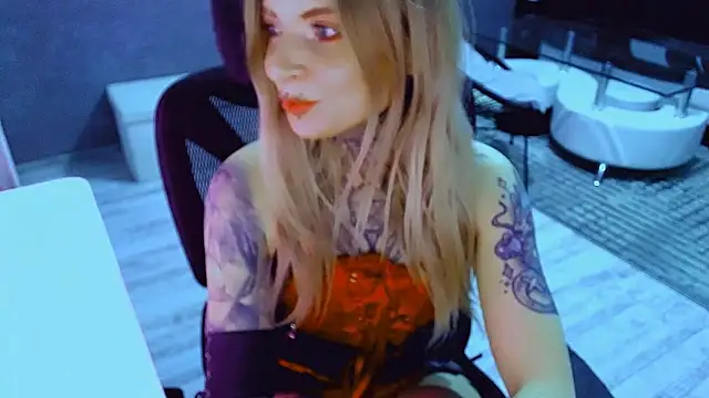 InesGold's Live XXX Chat