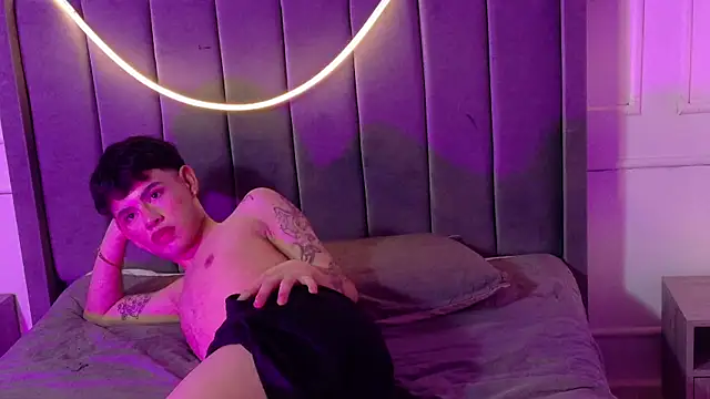Онлайн чат XXX Zeyn_smith