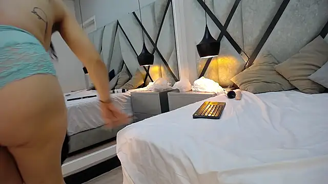 XXX chat uživo modela Amber_Dolls
