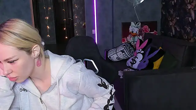 Blckmirrorr's Live XXX Chat