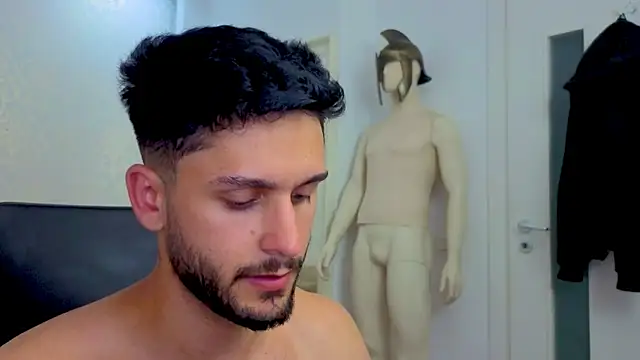 Show modela TroyWadee na web-kameri