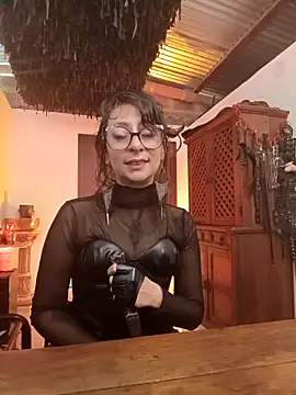 Serena_XYZ élő XXX-chatje