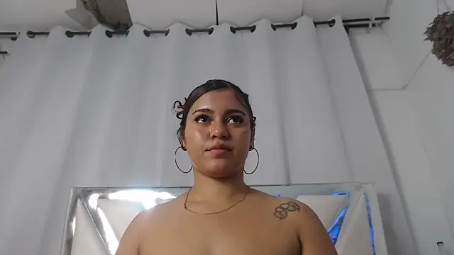 Živý XXX chat AlannaHarper