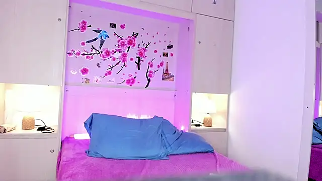 TaylorBloom's Live XXX Chat