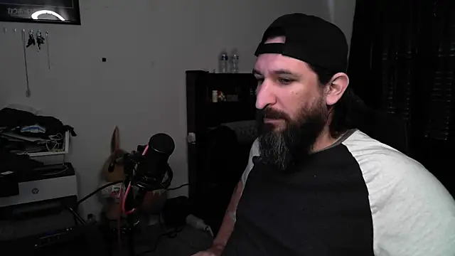 DevilPup75_ élő XXX-chatje
