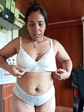 Ivon_C ওয়েবক্যাম শো
