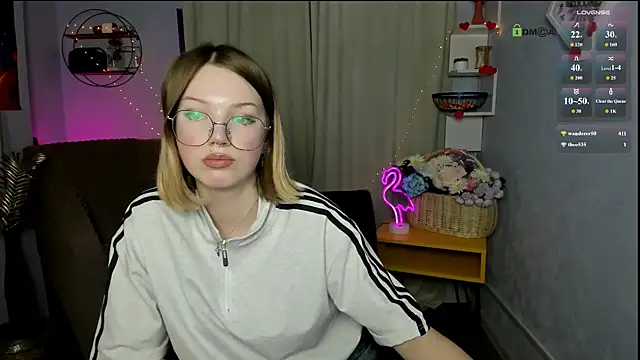 Вебкам-шоу gia_lee_