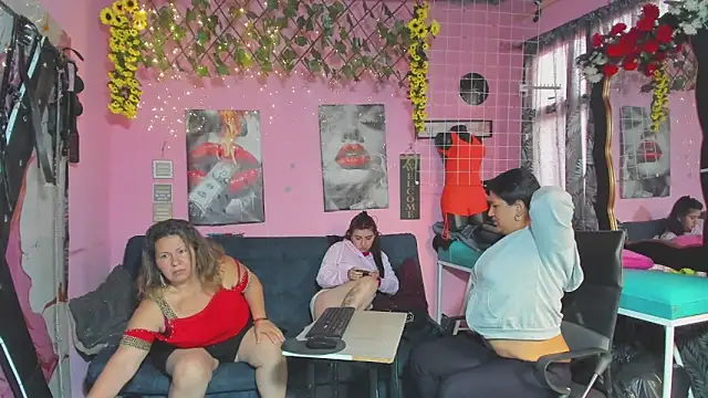 lesbiancuple's Live XXX Chat