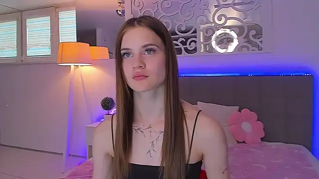 LuisaClover's Live XXX Chat