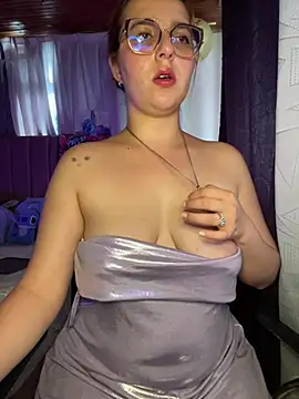 CoraVibes' Live XXX Chat