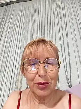 XXX chat uživo modela TrinaAdair