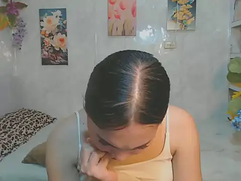 ur_asiankat 网络视讯表演