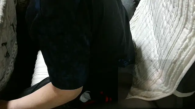 cinnabar_red webkamerás műsora