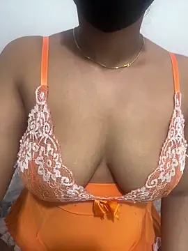 SluttyCouple69 即時 XXX 聊天