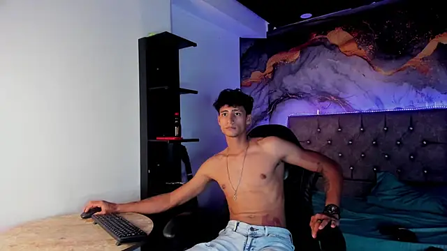 MaxiimoRomano_ 网络视讯表演