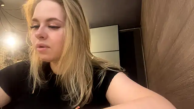 MiaLiluna's Live XXX Chat