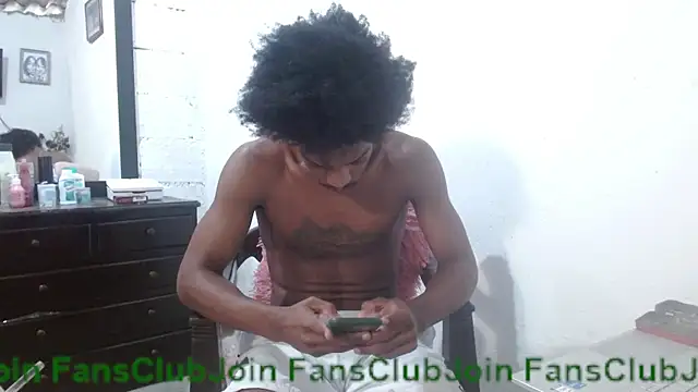Larry-n-clouds Show in webcam