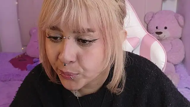 دردشة NekoWaifu الجنسية المباشرة