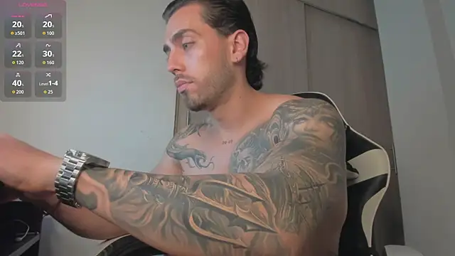 Axel__Blaze Adlı Modelin Canlı XXX Sohbeti