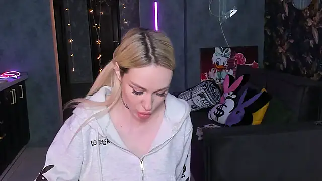 Blckmirrorr's Live XXX Chat
