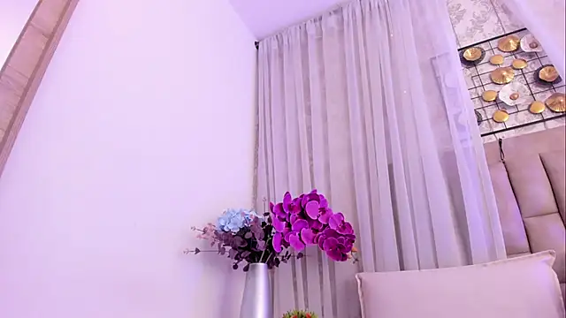 CannelaSmith's Live XXX Chat