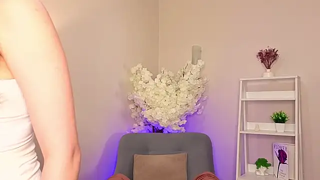 AriaCatrool's Live XXX Chat