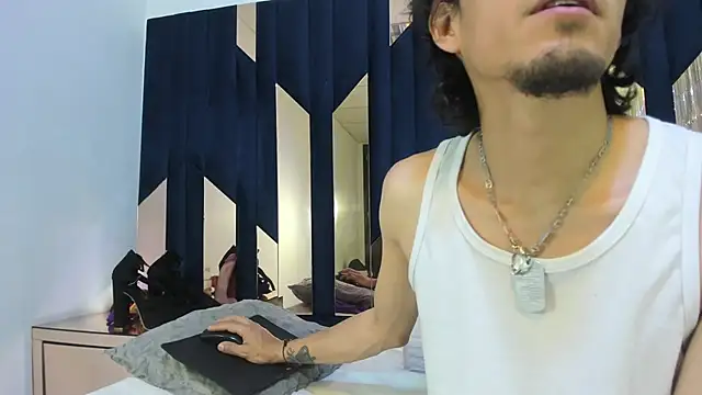 KikyoAndDrey's Live XXX Chat