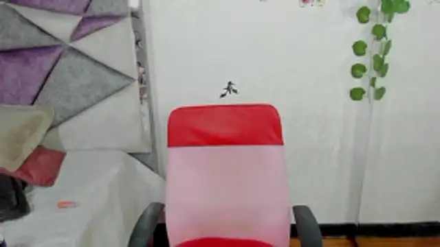Chat +18 de JennieRider ao vivo