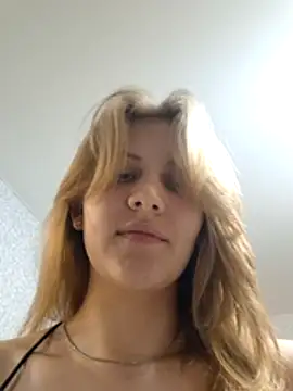 mooniekiss Chat XXX in diretta