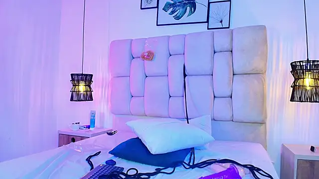 KimberlyFox_t's Live XXX Chat