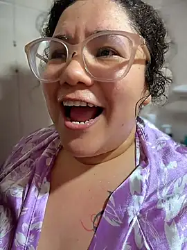 CurlyMilf_Vannexxxa Adlı Modelin Canlı XXX Sohbeti