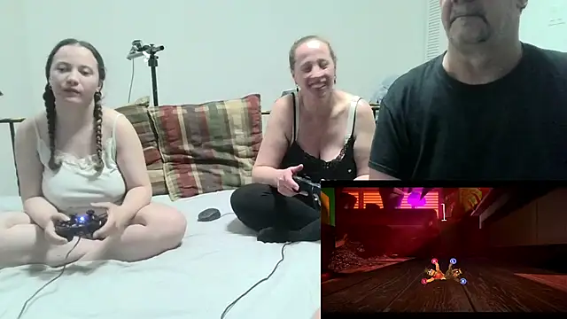 ShyAndHappyCdns webkamerás műsora