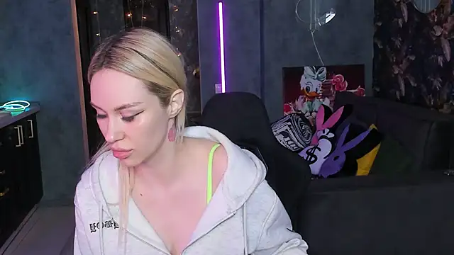 Blckmirrorr's Live XXX Chat