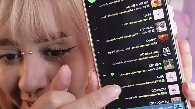 NekoWaifu 라이브 XXX 채팅