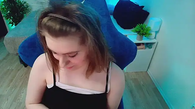 CranberryHot Adlı Modelin Canlı XXX Sohbeti