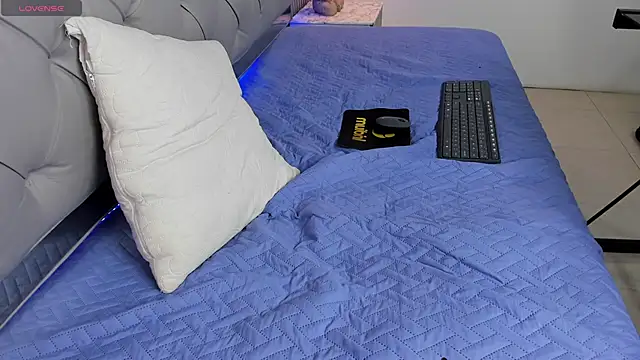 SamBlack_ Adlı Modelin Canlı XXX Sohbeti