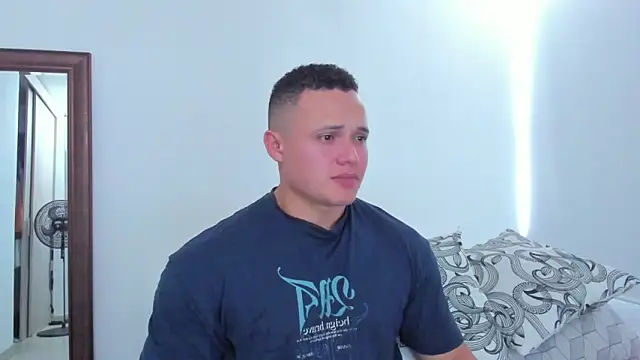 KingLevi01's Live XXX Chat