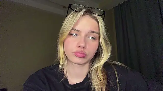 Živý XXX chat EarthaStinett
