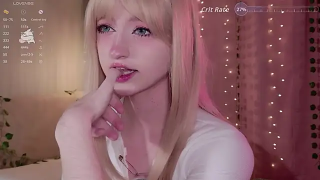 effy_dollie Show in webcam