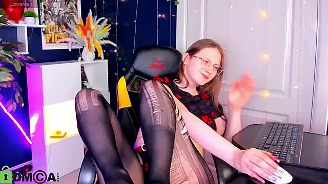 Queen_Milena 现场XXX聊天