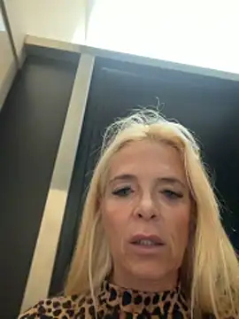Reyna63 Live XXX-chat